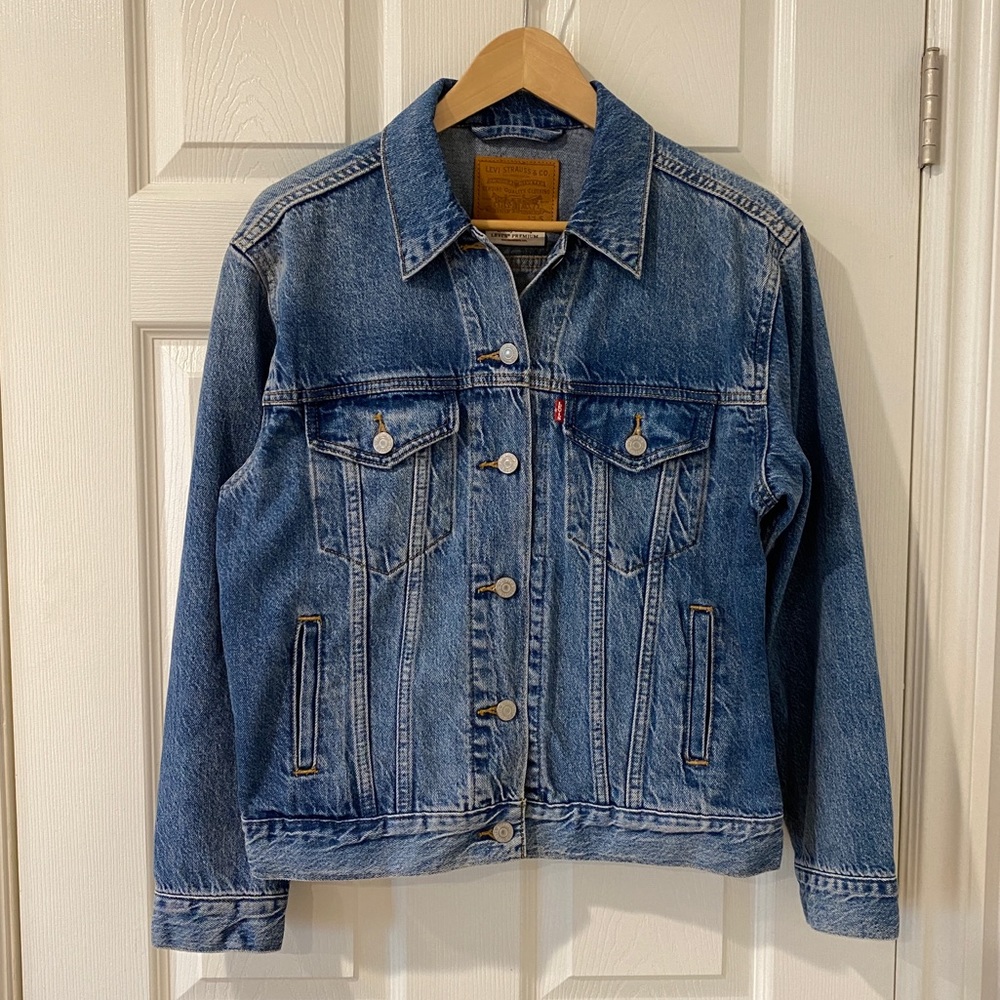 Levi’s Ex-Boyfriend Trucker Jacket in Medium Wash
